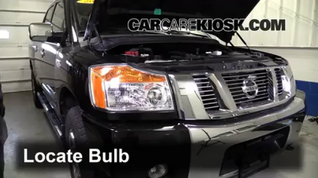 2013 Nissan Titan SV 5.6L V8 Crew Cab Pickup Éclairage Feux de croisement (remplacer l'ampoule)